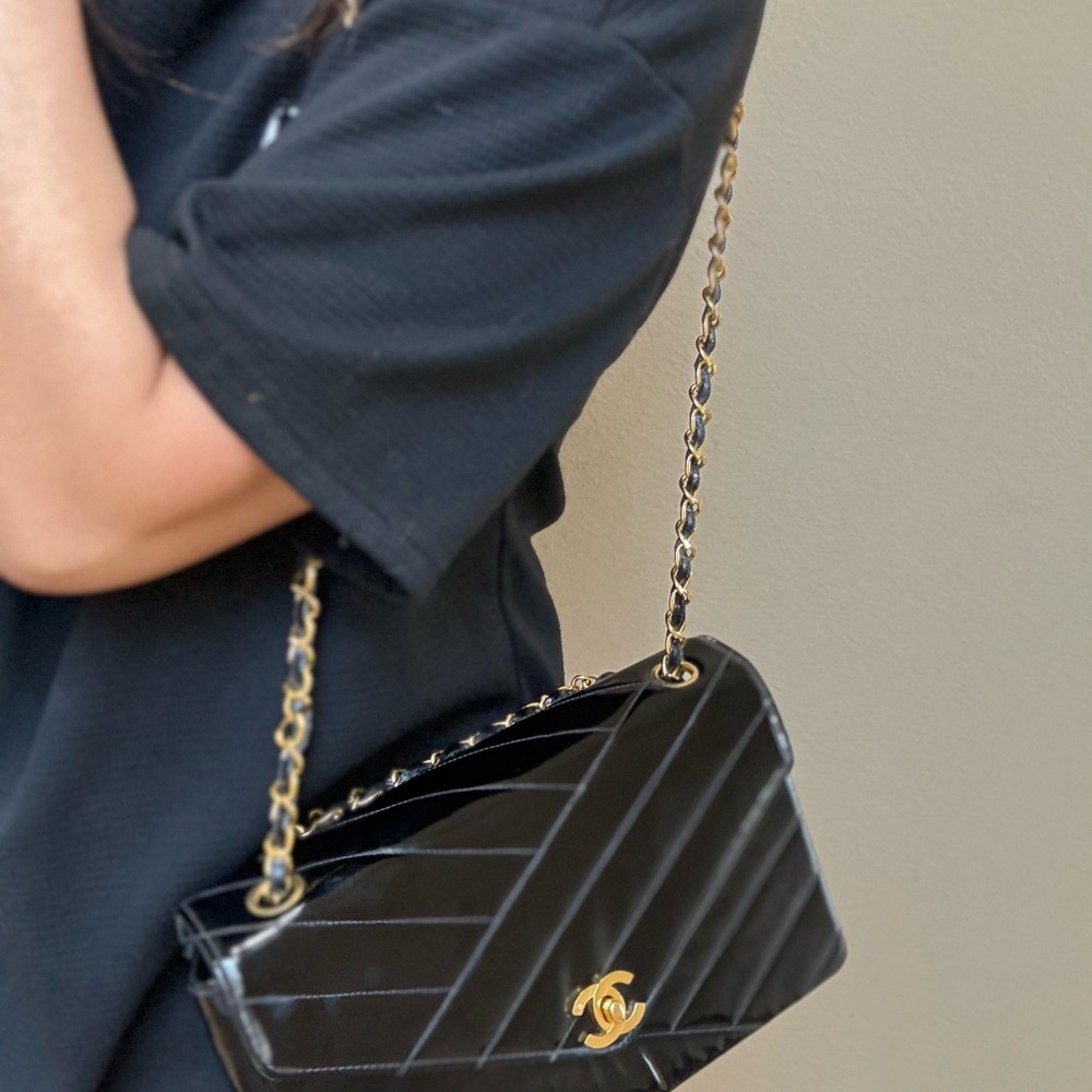 CHANEL Diagonal Quilted Black Patent Leather Shoulder Bag - Picture 15 of 16